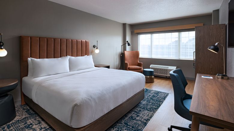 <b>Four Points by Sheraton Houston West Room</b>. Images powered by <a href="https://www.leonardoworldwide.com/" title="Leonardo Worldwide" target="_blank">Leonardo</a>.