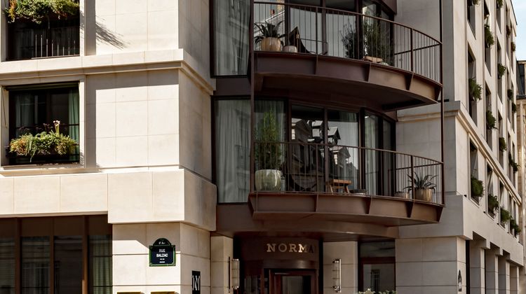 Norman Hotel Exterior