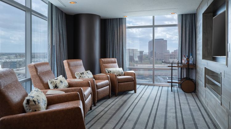 Renaissance Dallas Richardson Hotel Suite