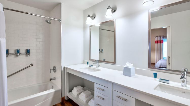 Four Points Dallas/Fort Worth Arpt North Room
