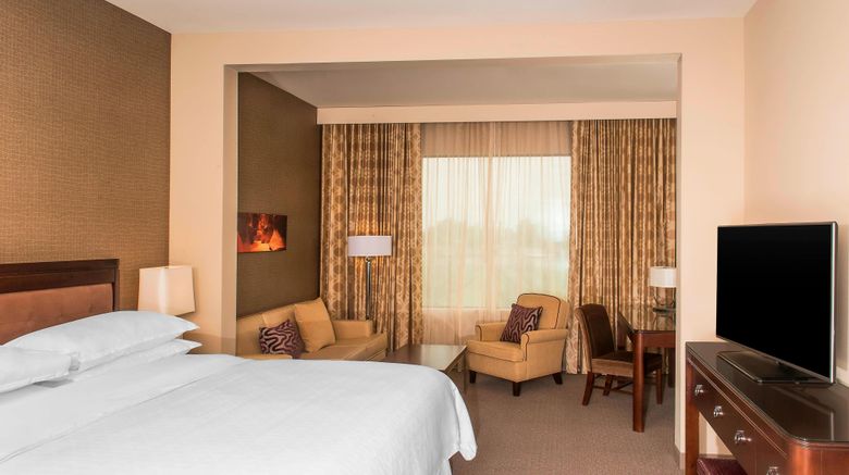 <b>Sheraton Mesa Hotel at Wrigleyville West Suite</b>. Images powered by <a href="https://www.leonardoworldwide.com/" title="Leonardo Worldwide" target="_blank">Leonardo</a>.