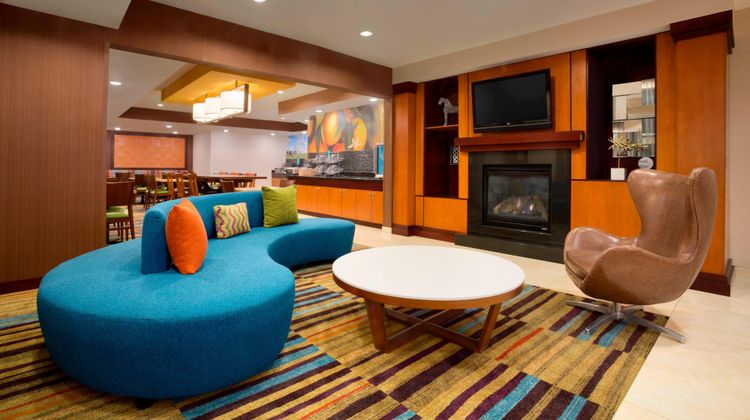 Fairfield Inn & Suites Fort Worth Lobby