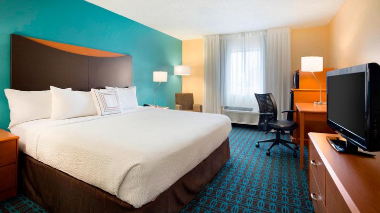 Fairfield Inn & Suites Fort Worth Room