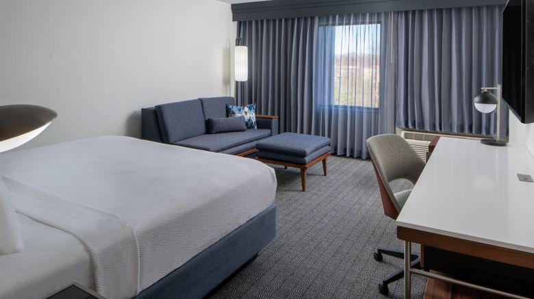 <b>Courtyard Decatur Room</b>. Images powered by <a href="https://www.leonardoworldwide.com/" title="Leonardo Worldwide" target="_blank">Leonardo</a>.