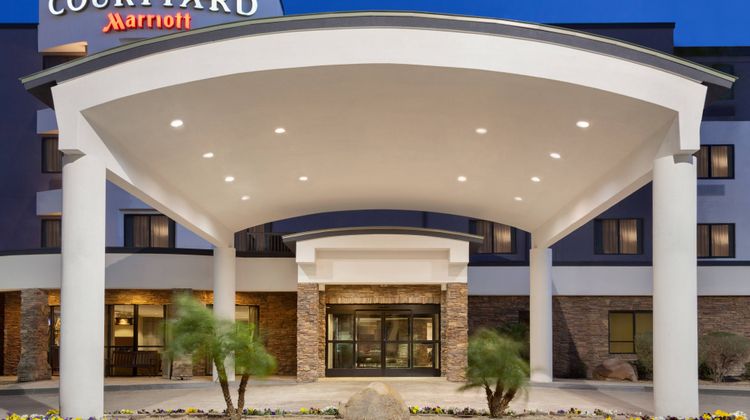 Courtyard by Marriott Stadium Area Exterior