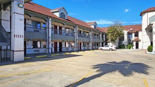 Scottish Inn & Suites