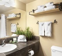 Tonquin Inn Room