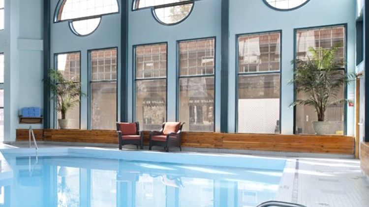 Tonquin Inn Pool