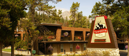 Tonquin Inn Exterior