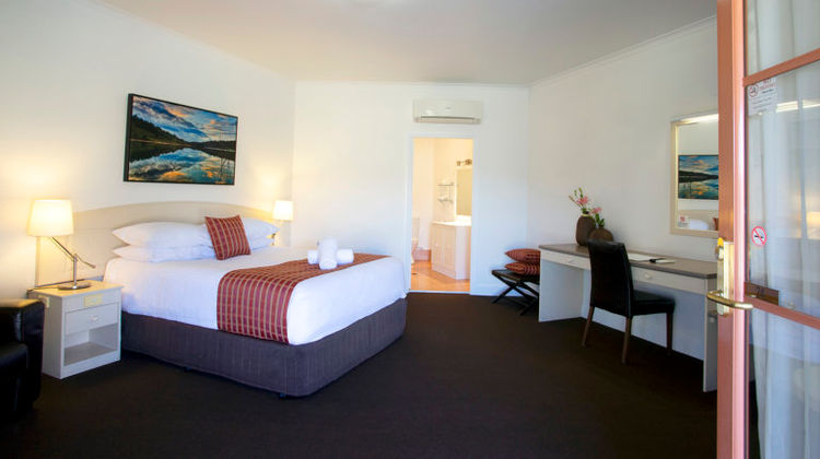 The Bowen Inn Motel Room