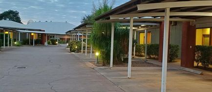 Gidgee Inn Exterior