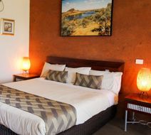 Gidgee Inn Room
