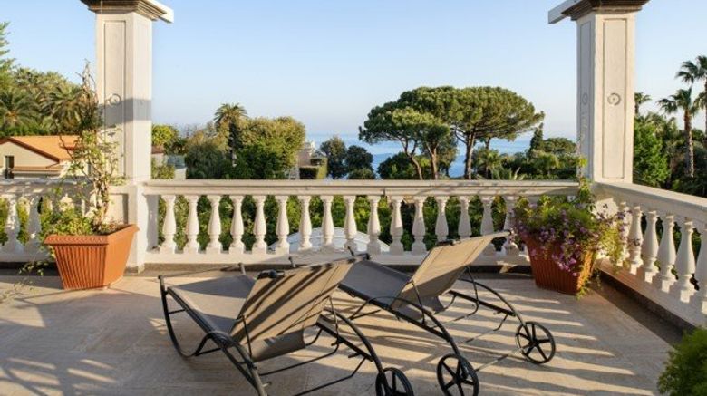 <b>Grand Hotel Cocumella Suite</b>. Images powered by <a href=https://www.travelagewest.com/Hotels/SantAgnello-Italy/