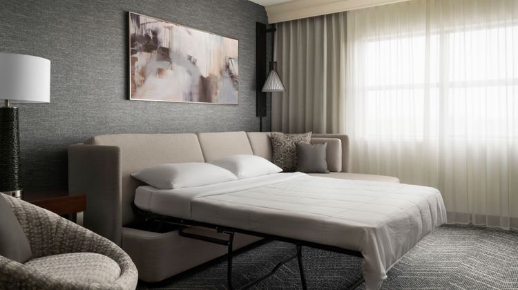 Minneapolis Marriott Northwest Suite