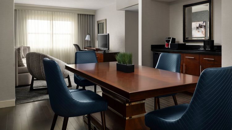 Minneapolis Marriott Northwest Suite