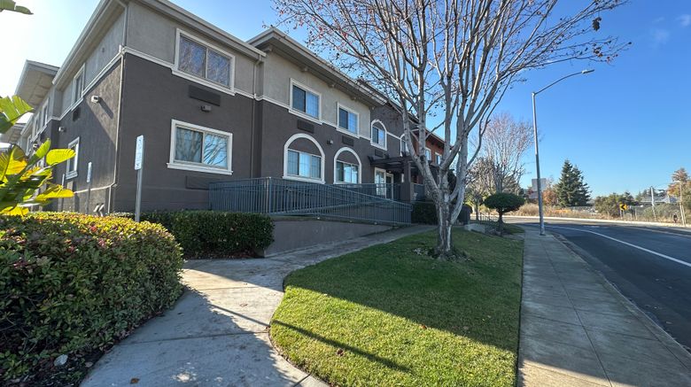 <b>Holiday Inn Express/Stes Silicon Valley Exterior</b>. Images powered by <a href="https://www.leonardoworldwide.com/" title="Leonardo Worldwide" target="_blank">Leonardo</a>.