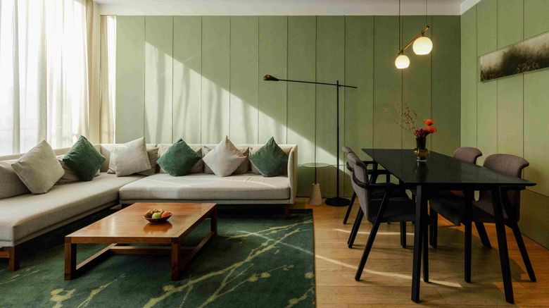 <b>Sukhothai Shanghai Suite</b>. Images powered by <a href="https://www.leonardoworldwide.com/" title="Leonardo Worldwide" target="_blank">Leonardo</a>.