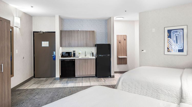 Holiday Inn Express La Mesa Room