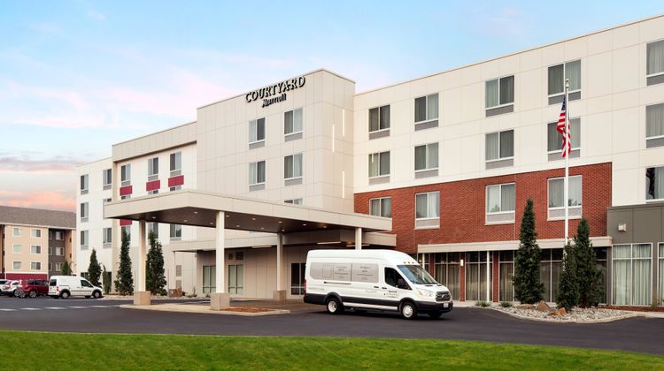 Courtyard By Marriott Pullman Exterior