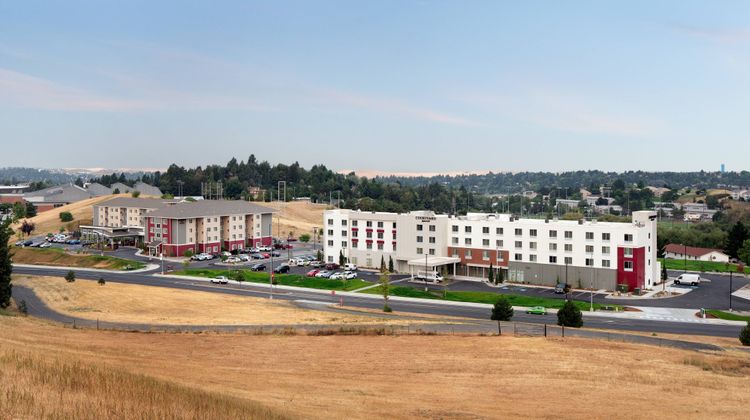 Courtyard By Marriott Pullman Exterior