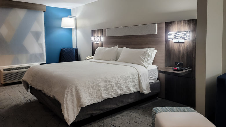 <b>Holiday Inn Express Hotel & Suites Room</b>. Images powered by <a href="https://www.leonardoworldwide.com/" title="Leonardo Worldwide" target="_blank">Leonardo</a>.