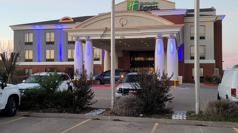 Holiday Inn Express Hotel  and  Suites Exterior. Images powered by <a href="https://www.leonardoworldwide.com" target="_blank" rel="noopener">Leonardo</a>.