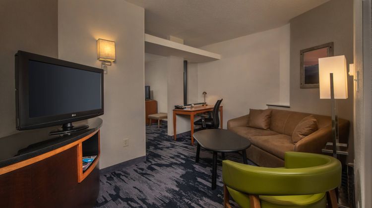 Fairfield Inn & Suites Harrisonburg Room
