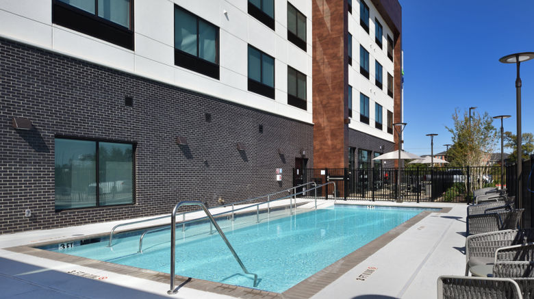 <b>Holiday Inn Express/Stes North-Woodlands Pool</b>. Images powered by <a href="https://www.leonardoworldwide.com/" title="Leonardo Worldwide" target="_blank">Leonardo</a>.