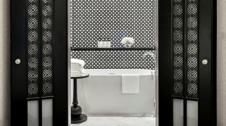 <b>InterContinental Chiang Mai The Mae Ping Suite</b>. Images powered by <a href="https://www.leonardoworldwide.com/" title="Leonardo Worldwide" target="_blank">Leonardo</a>.