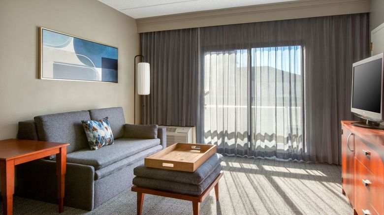 <b>Courtyard by Marriott Westchester County Room</b>. Images powered by <a href="https://www.leonardoworldwide.com/" title="Leonardo Worldwide" target="_blank">Leonardo</a>.