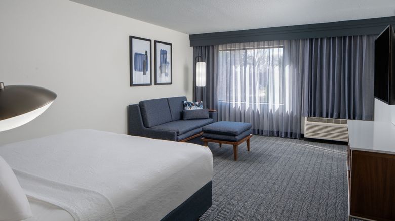 <b>Courtyard Decatur Room</b>. Images powered by <a href="https://www.leonardoworldwide.com/" title="Leonardo Worldwide" target="_blank">Leonardo</a>.