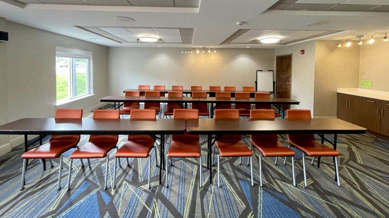 <b>Holiday Inn Express Hotel & Suites Meeting</b>. Images powered by <a href="https://www.leonardoworldwide.com/" title="Leonardo Worldwide" target="_blank">Leonardo</a>.