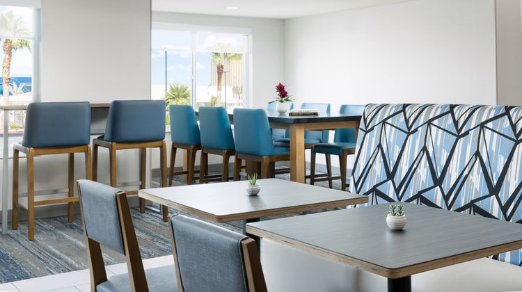 Holiday Inn Express Las Vegas South Restaurant