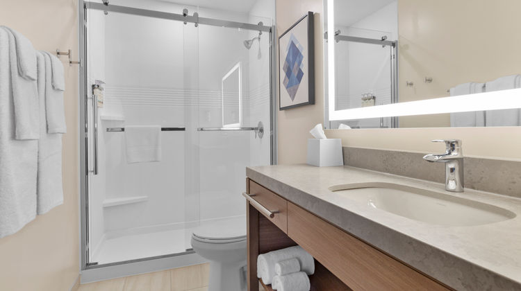 Candlewood Suites Collingwood Room