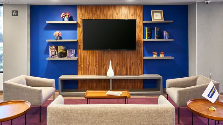 City Suites by Marriott Toluca Lobby