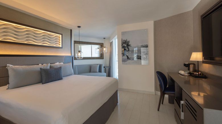 <b>Hideaway at Royalton Blue Waters Room</b>. Images powered by <a href="https://www.leonardoworldwide.com/" title="Leonardo Worldwide" target="_blank">Leonardo</a>.