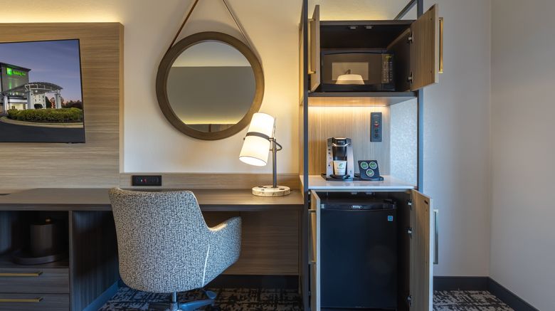 <b>Holiday Inn Anderson-Clemson Area Room</b>. Images powered by <a href="https://www.leonardoworldwide.com/" title="Leonardo Worldwide" target="_blank">Leonardo</a>.