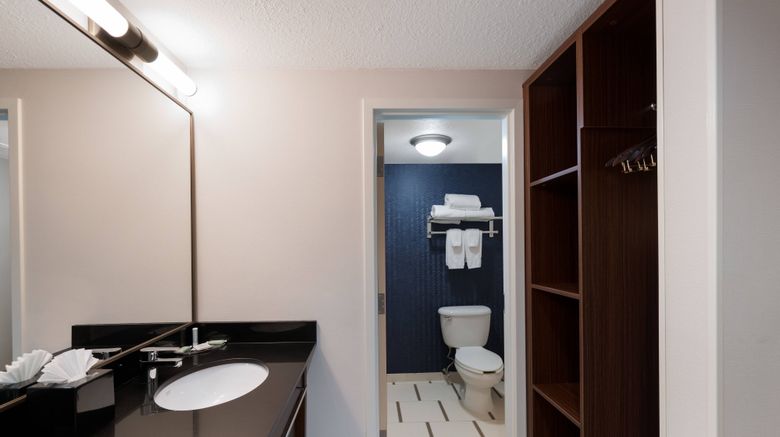 <b>Fairfield Inn by Marriott Amesbury Room</b>. Images powered by <a href="https://www.leonardoworldwide.com/" title="Leonardo Worldwide" target="_blank">Leonardo</a>.