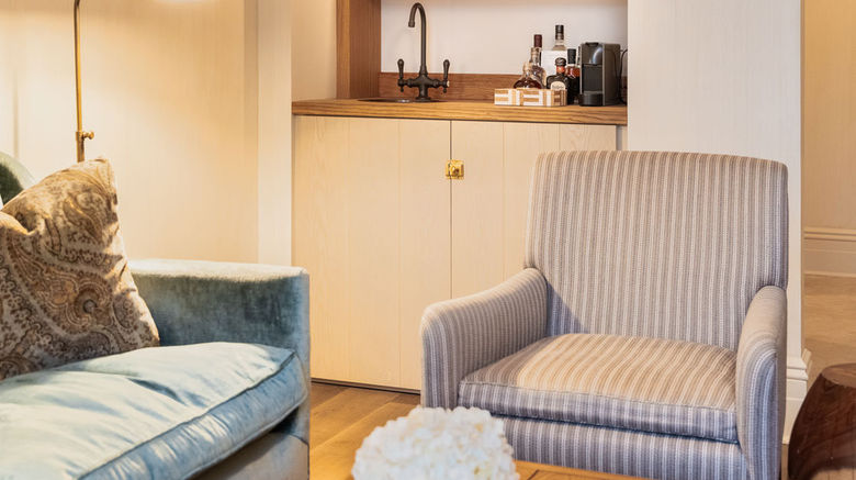 <b>The Greenwich Hotel Suite</b>. Images powered by <a href=https://www.travelagewest.com/Hotels/New-York-NY/