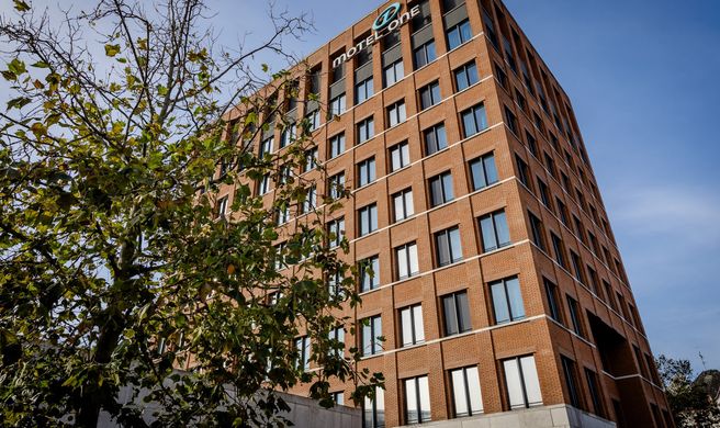 Motel One Wiesbaden Exterior