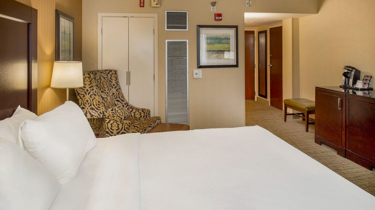 Crowne Plaza St Louis Airport Room