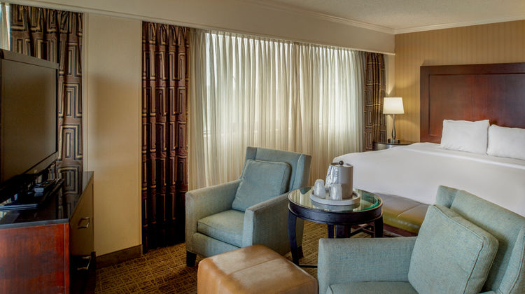 Crowne Plaza St Louis Airport Room
