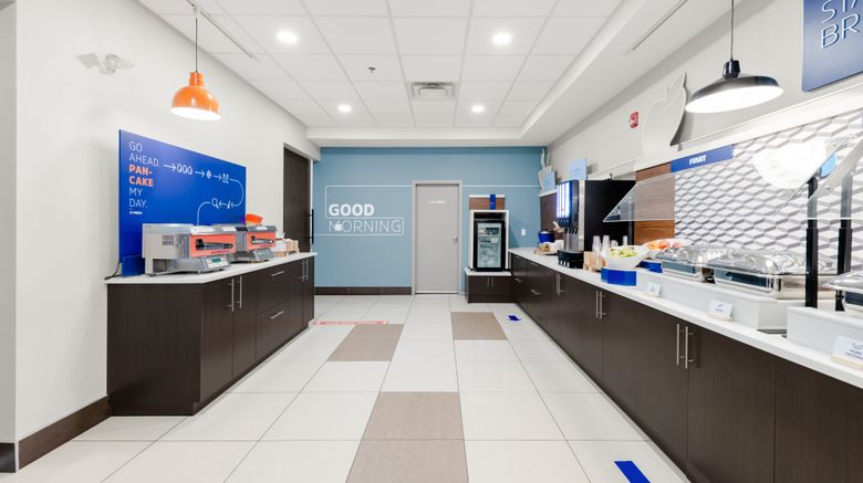 <b>Holiday Inn Express Edmonton South Restaurant</b>. Images powered by <a href="https://www.leonardoworldwide.com/" title="Leonardo Worldwide" target="_blank">Leonardo</a>.