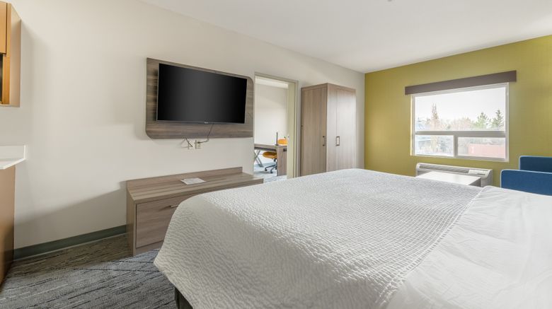 <b>Holiday Inn Express Edmonton South Suite</b>. Images powered by <a href="https://www.leonardoworldwide.com/" title="Leonardo Worldwide" target="_blank">Leonardo</a>.