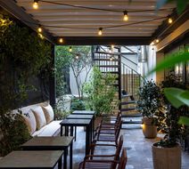 La Conversation Exterior