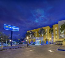 City Express by Marriott Campeche Exterior