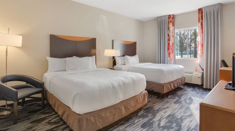 Fairfield Inn & Suites Mobile Room