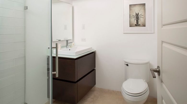 <b>Azura Bermuda Room</b>. Images powered by <a href="https://www.leonardoworldwide.com/" title="Leonardo Worldwide" target="_blank">Leonardo</a>.