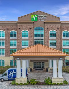 Holiday Inn Express Hotel & Suites