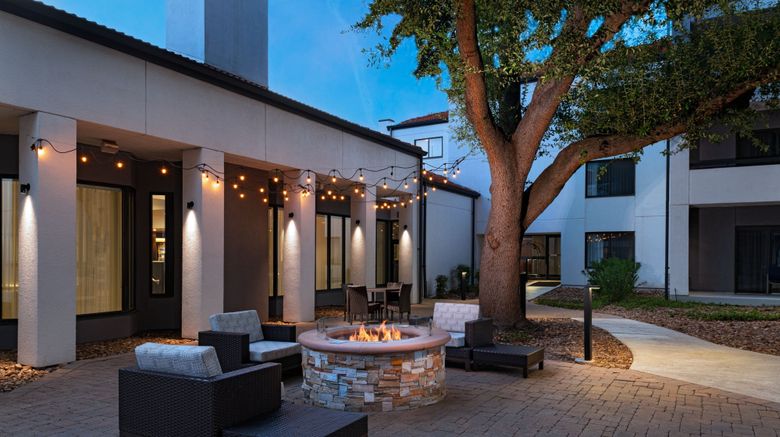 <b>Courtyard Downtown/Market Square Exterior</b>. Images powered by <a href="https://www.leonardoworldwide.com/" title="Leonardo Worldwide" target="_blank">Leonardo</a>.